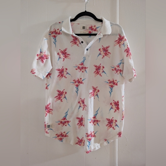 Floral White and Red Men's Shirt - Picture 1 of 4